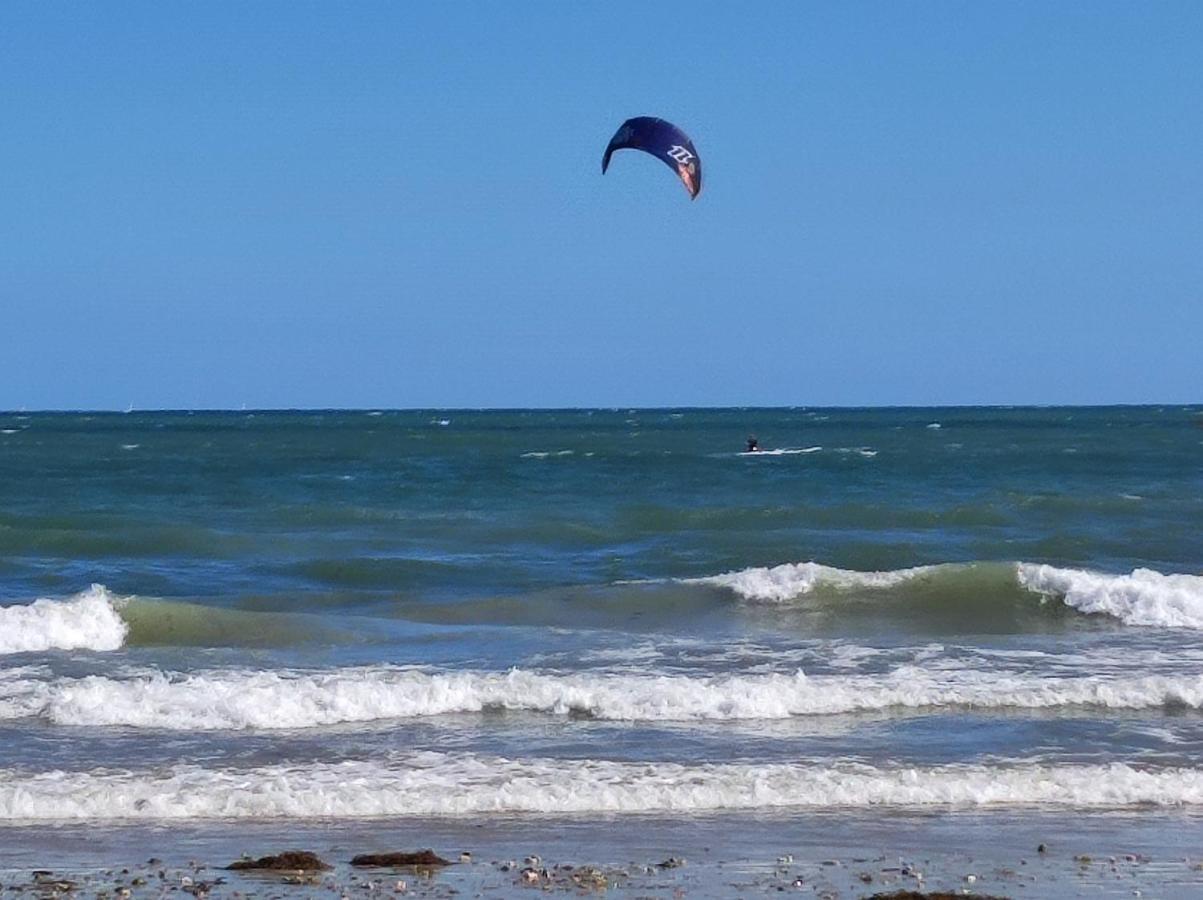 Sur Le Chemin De La Plage Cherbourg-en-Cotentin Exterior photo