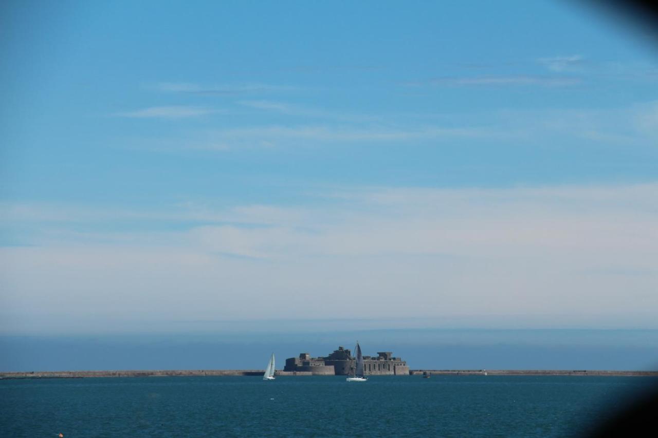 Sur Le Chemin De La Plage Cherbourg-en-Cotentin Exterior photo